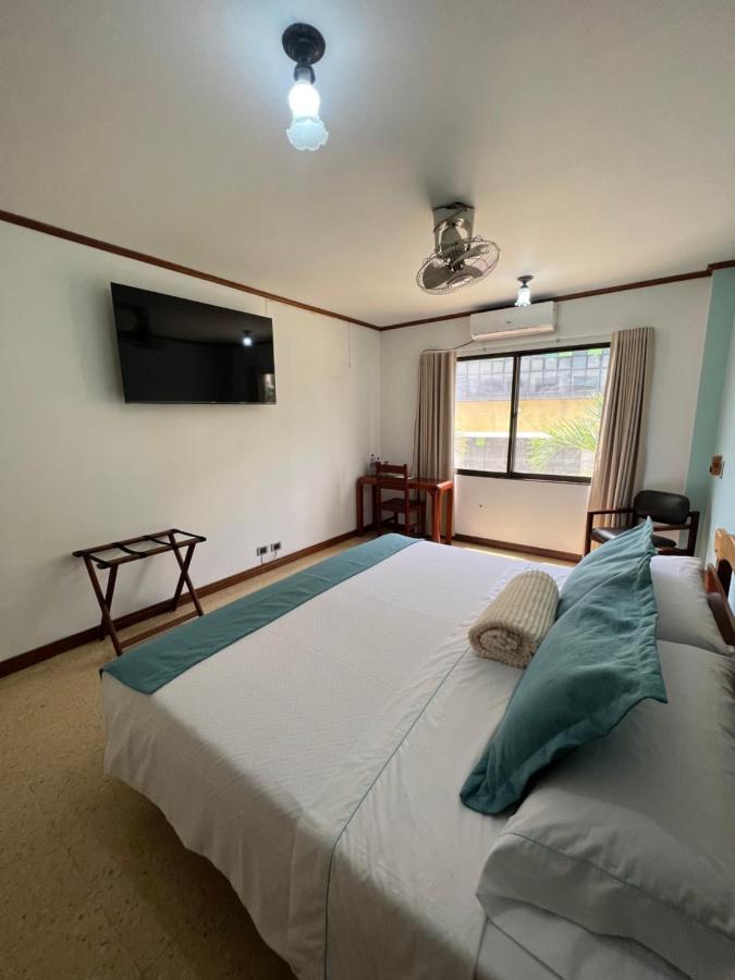 Hotel Caucasia ภายนอก รูปภาพ