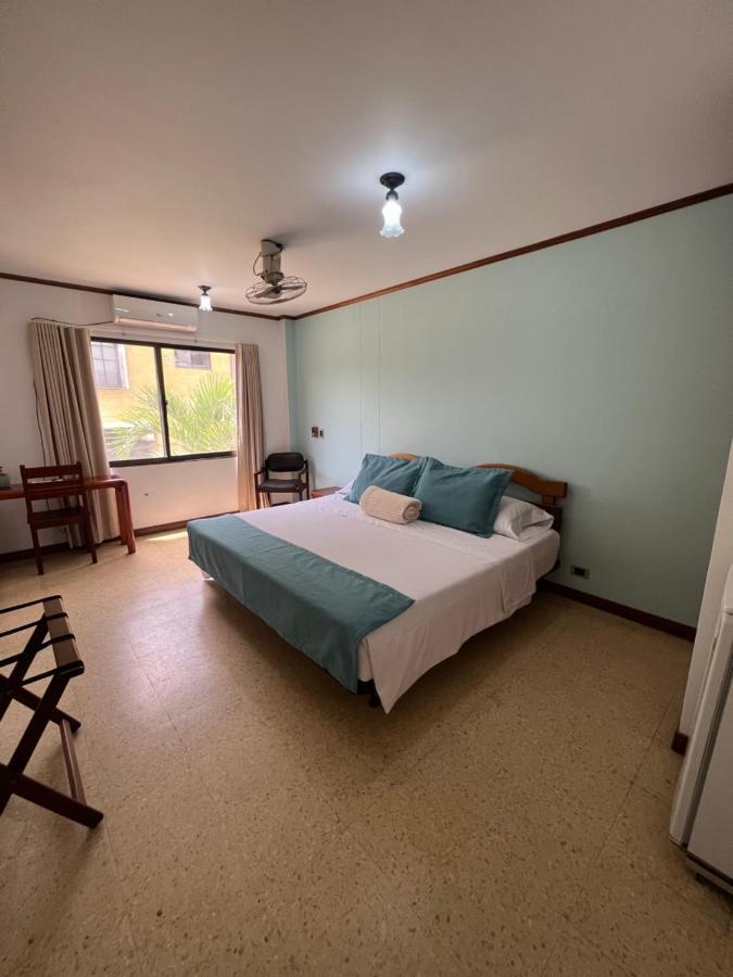 Hotel Caucasia ภายนอก รูปภาพ