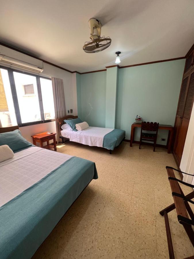 Hotel Caucasia ภายนอก รูปภาพ