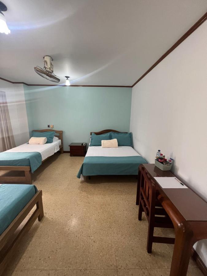Hotel Caucasia ภายนอก รูปภาพ