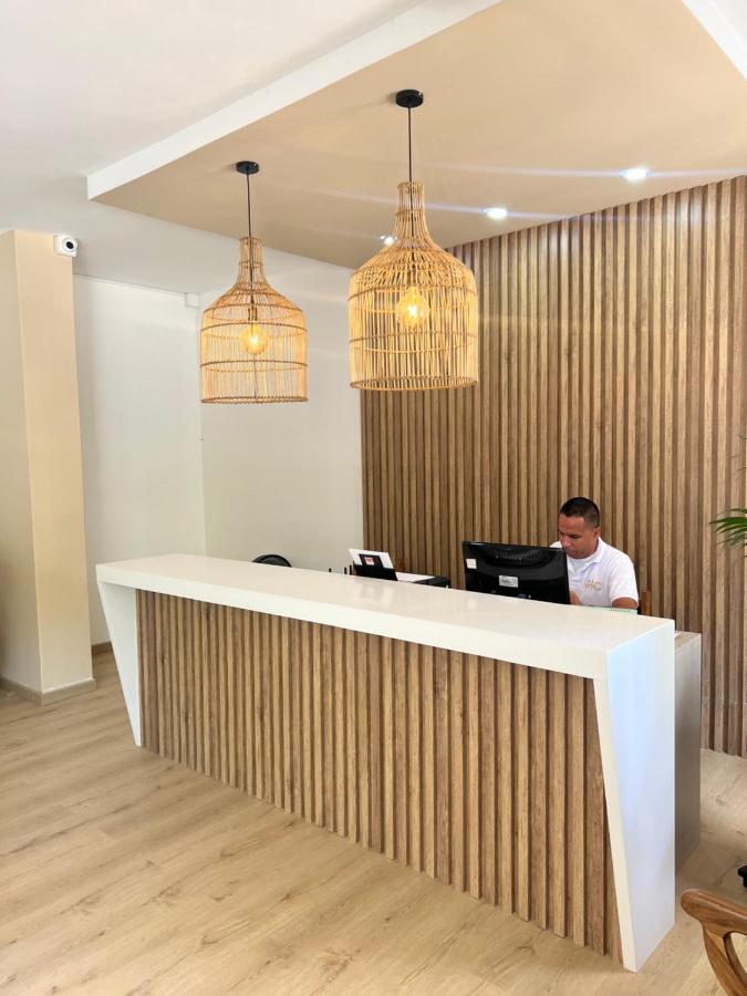 Hotel Caucasia ภายนอก รูปภาพ