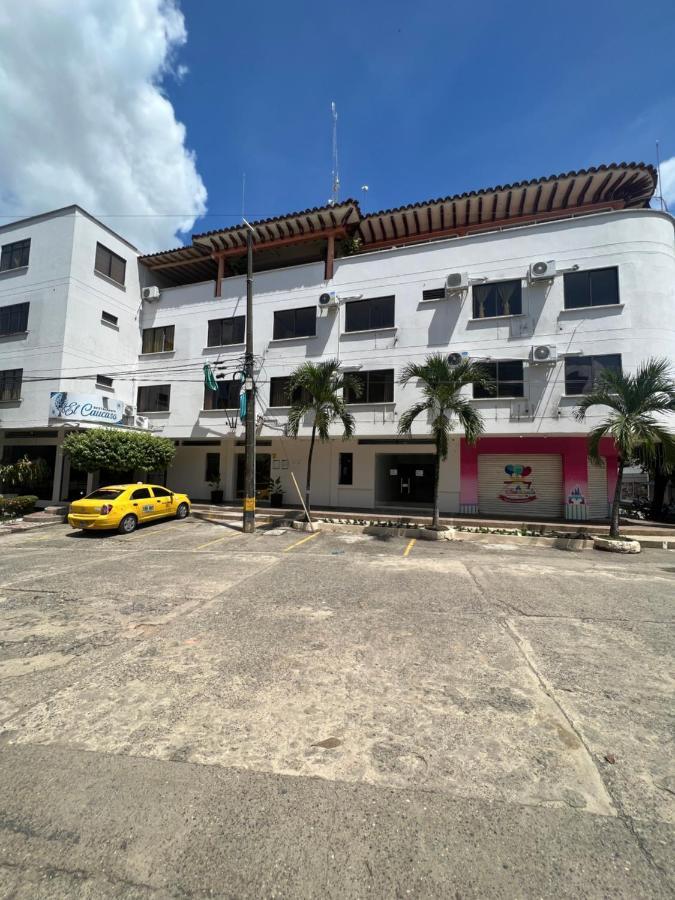 Hotel Caucasia ภายนอก รูปภาพ