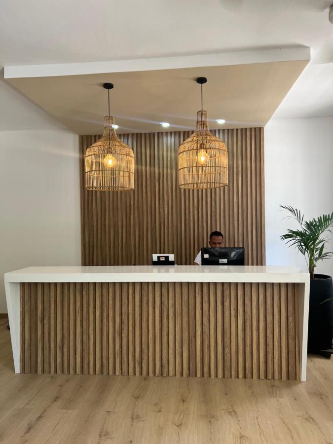 Hotel Caucasia ภายนอก รูปภาพ