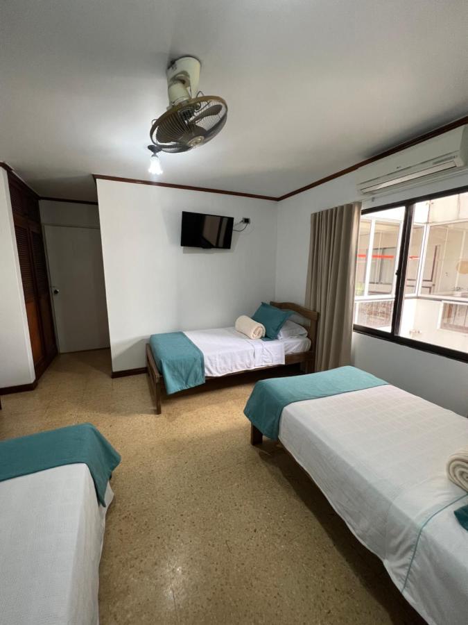 Hotel Caucasia ภายนอก รูปภาพ
