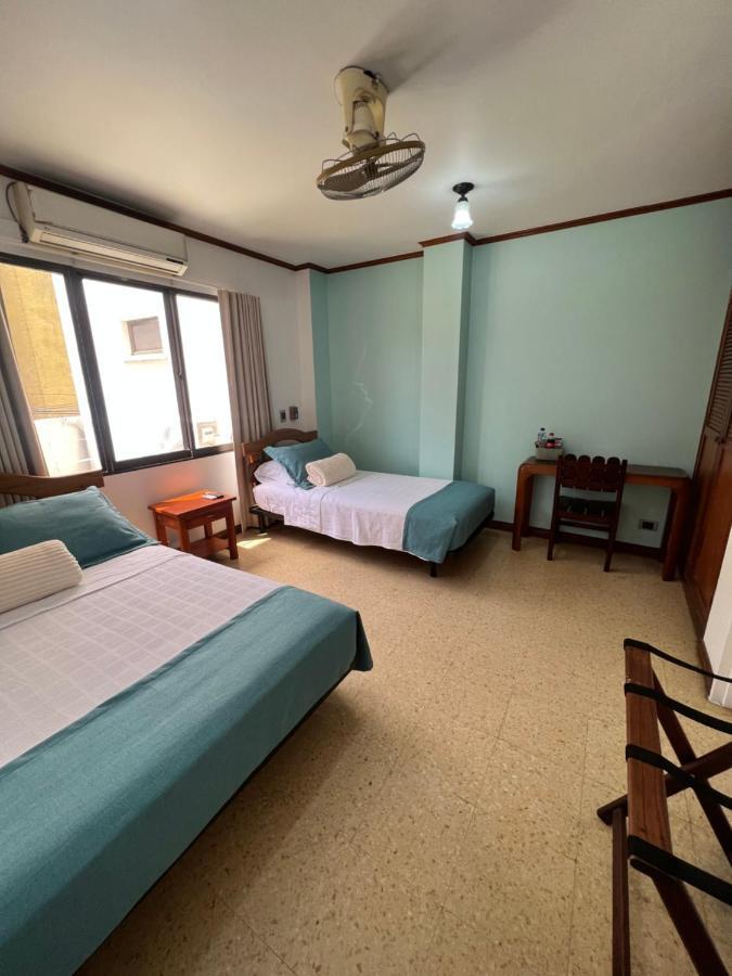 Hotel Caucasia ภายนอก รูปภาพ