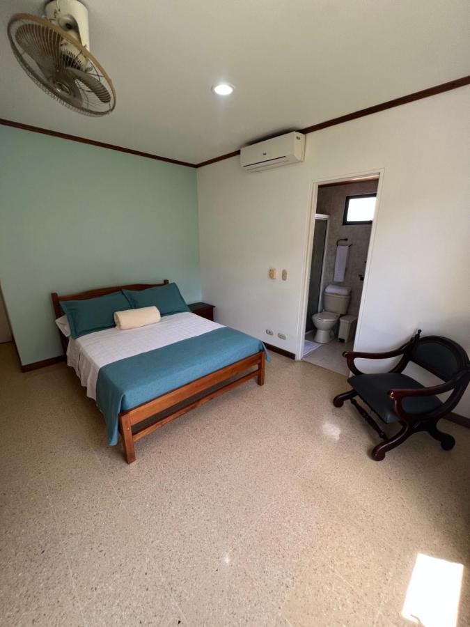 Hotel Caucasia ภายนอก รูปภาพ