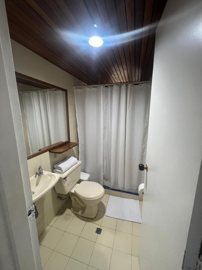 Hotel Caucasia ภายนอก รูปภาพ